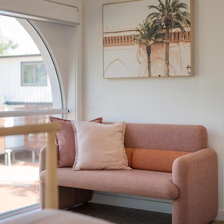 The Med Crescent Head Motel Bagian luar foto