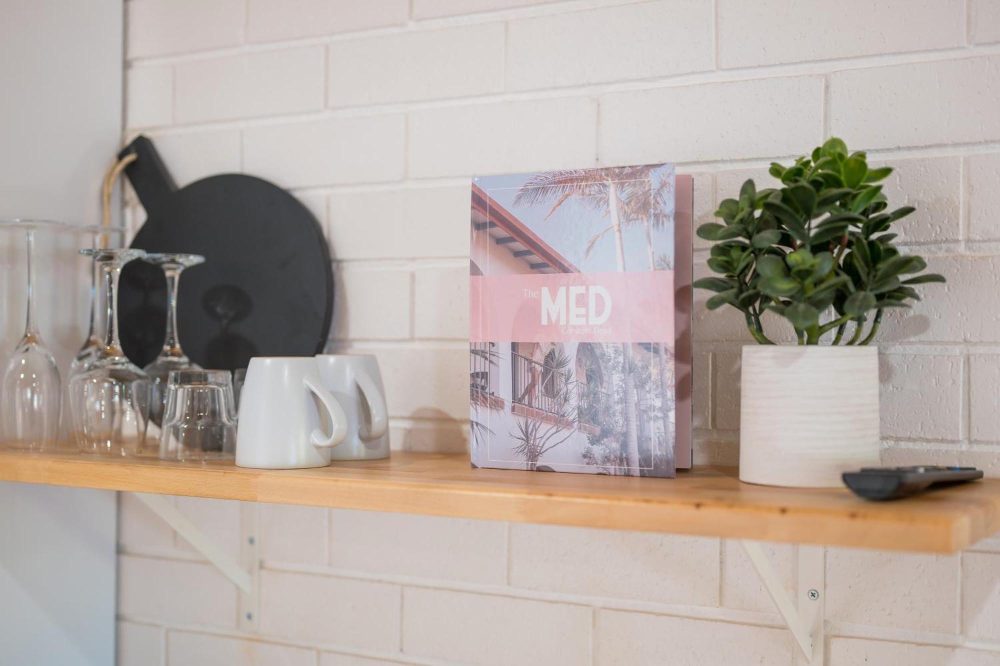 The Med Crescent Head Motel Bagian luar foto