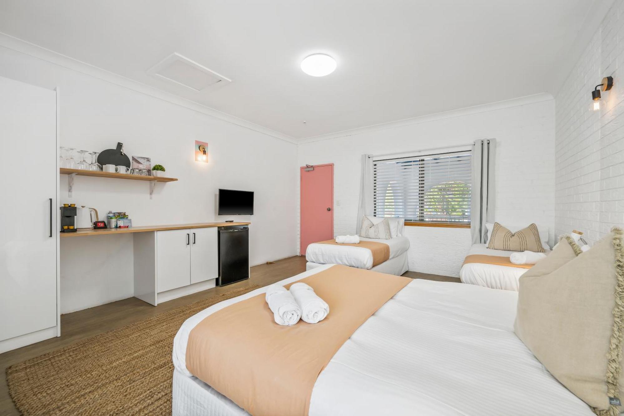 The Med Crescent Head Motel Bagian luar foto