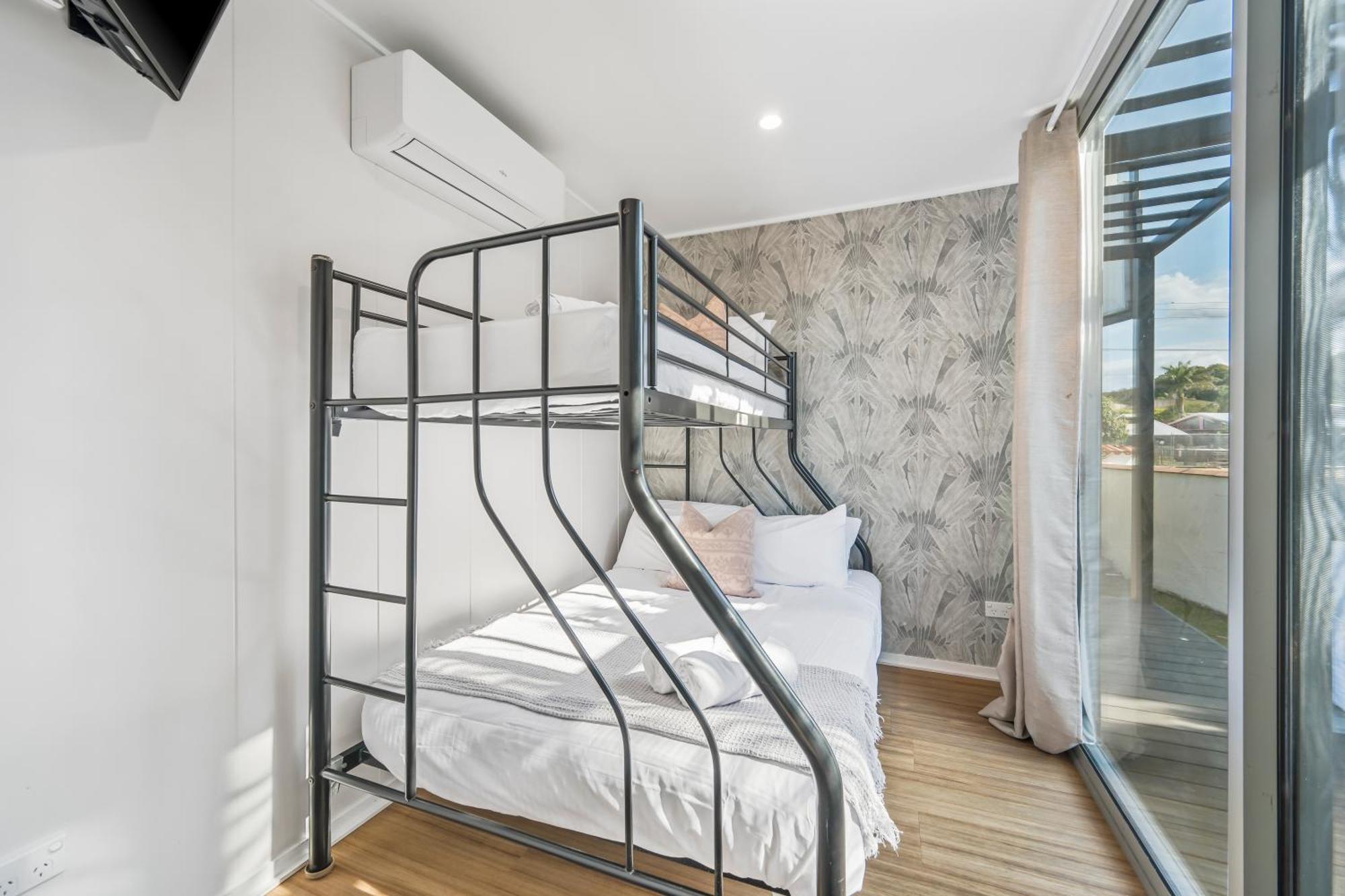 The Med Crescent Head Motel Bagian luar foto