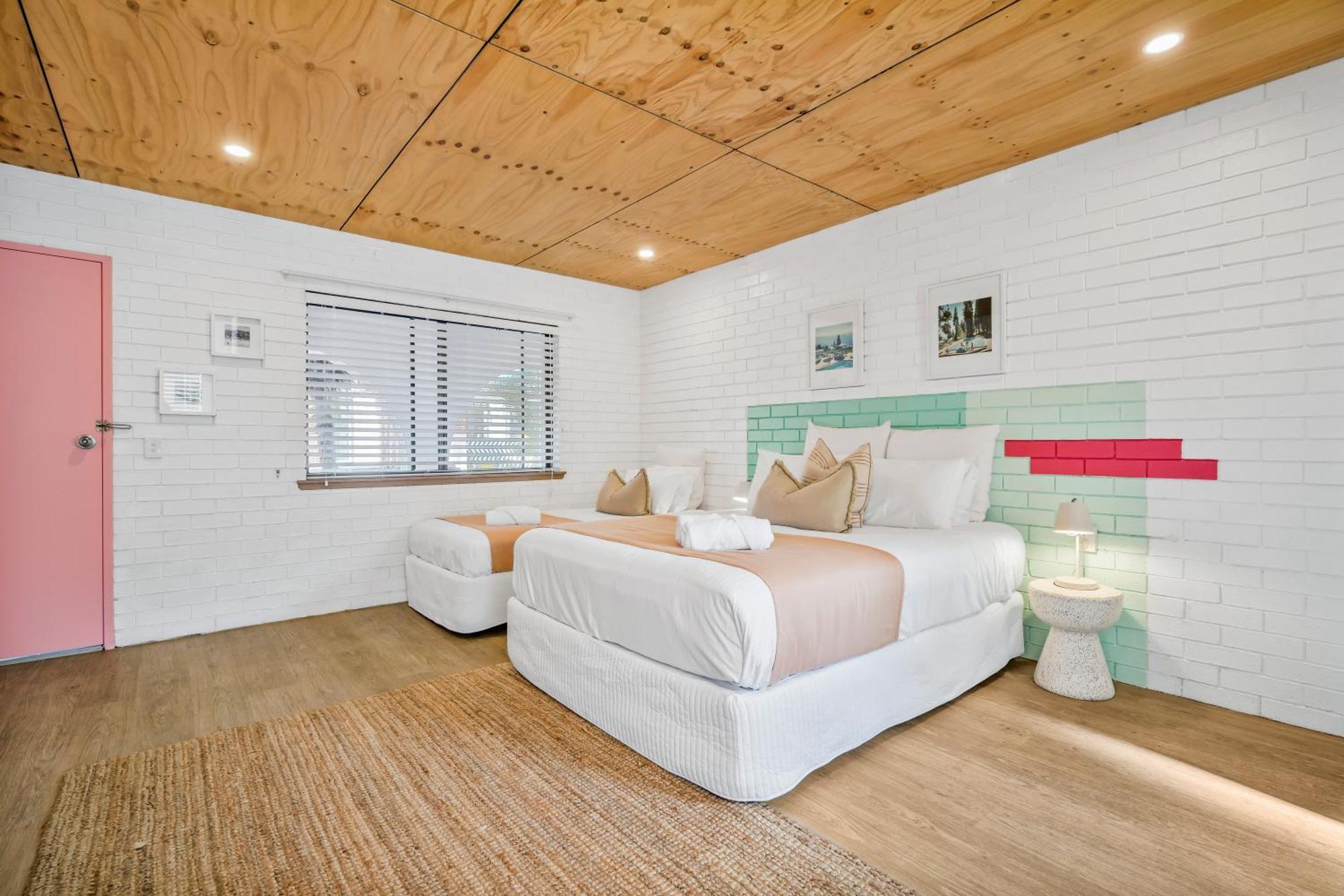 The Med Crescent Head Motel Bagian luar foto