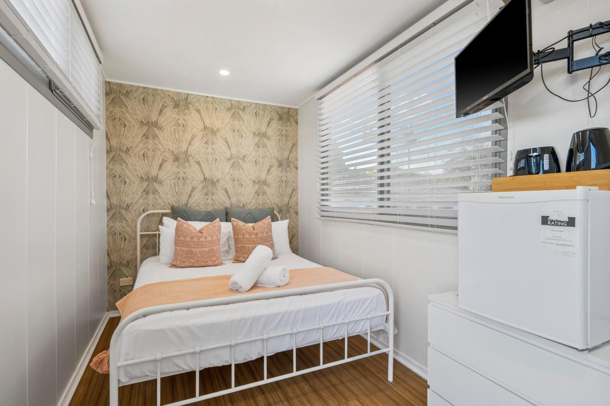 The Med Crescent Head Motel Bagian luar foto