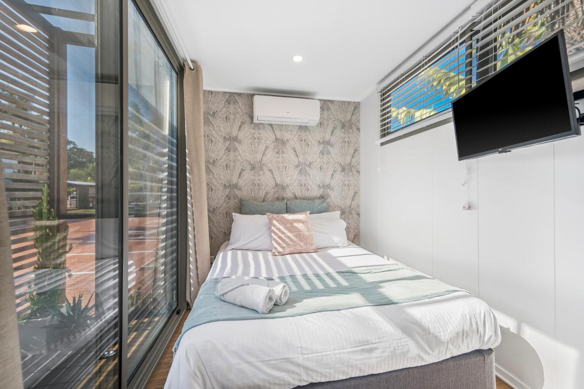 The Med Crescent Head Motel Bagian luar foto